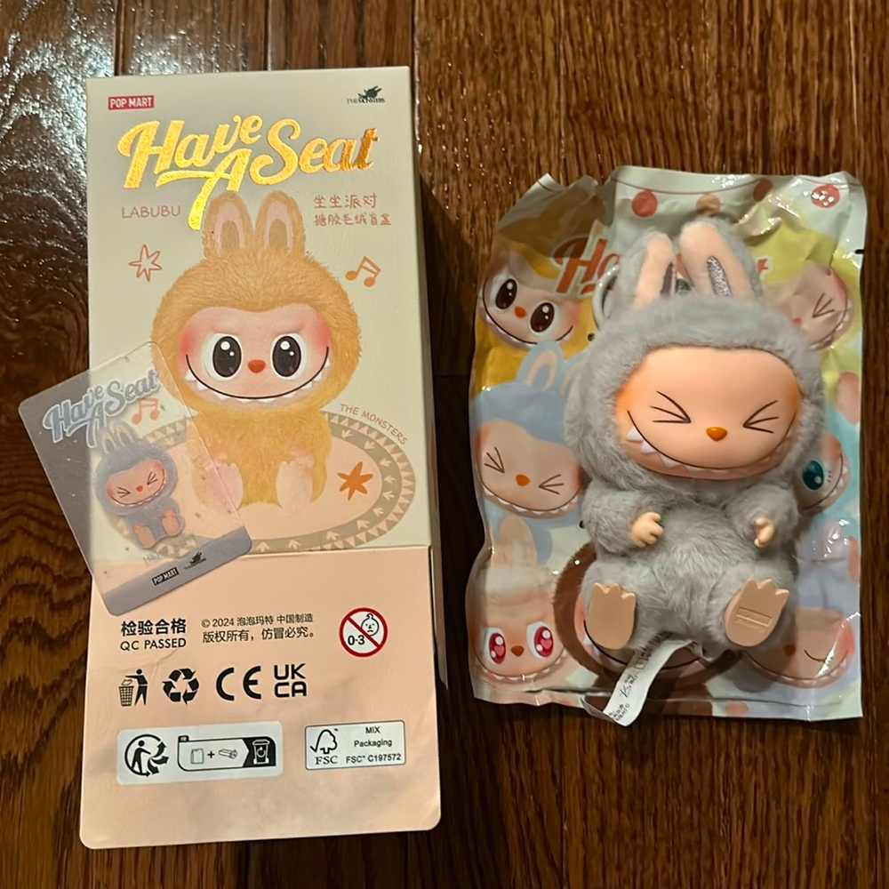 HEHE POP MART Labubu Have a Seat Vinyl Plush Keychain Blind Box